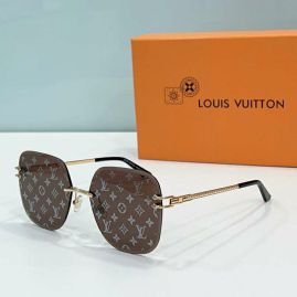 Picture of LV Sunglasses _SKUfw57303827fw